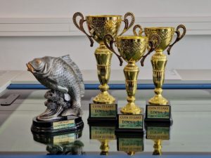 Cupe si trofee concurs de pescuit.